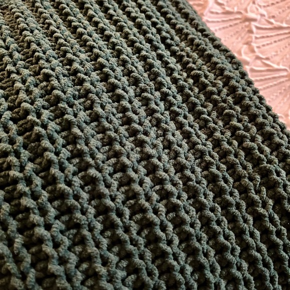 NWT American Eagle Outfitters Forest Green Crew Neck Sweater Size M - Picture 4 of 7